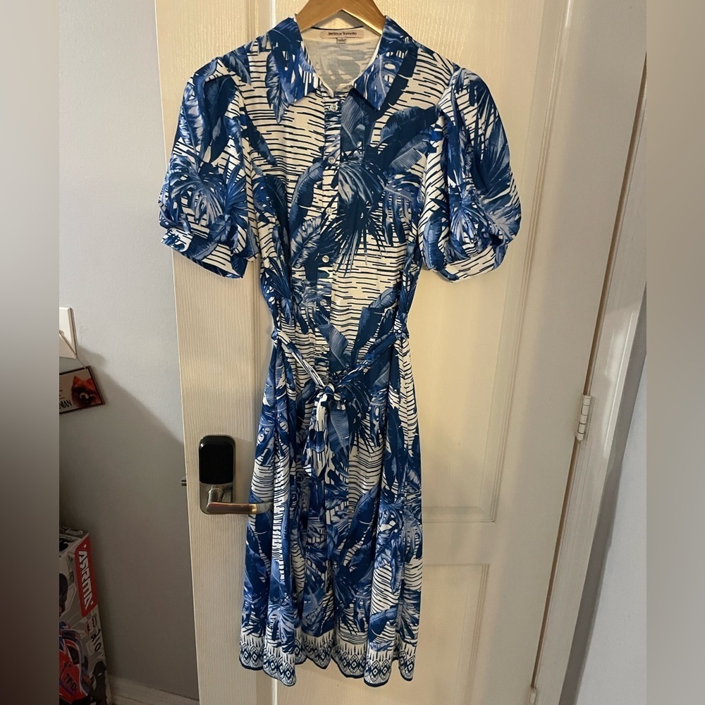 Jealous Tomato Blue‎ and White Tropical Short Sleeve Dress